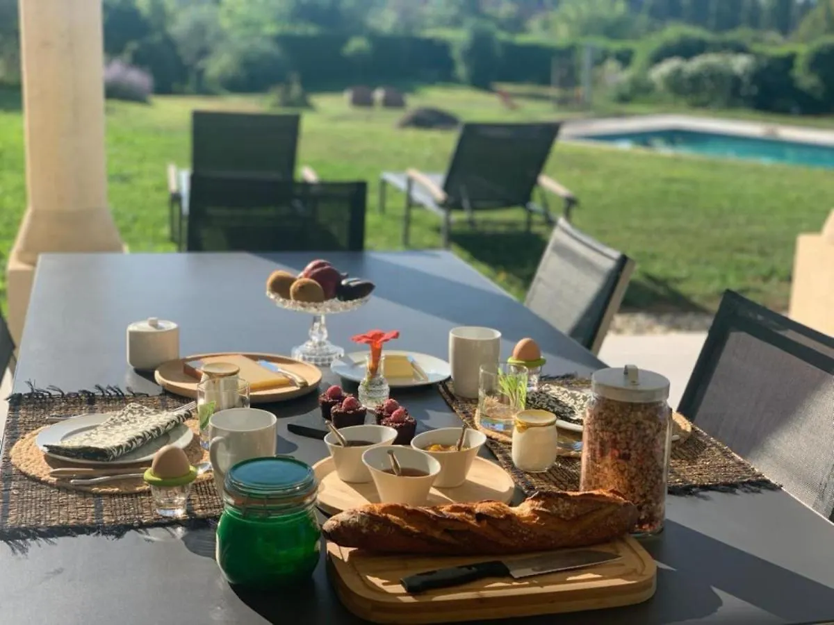 Hotel La Parenthese Saint Donat Aix-en-Provence 0*,  Frankreich