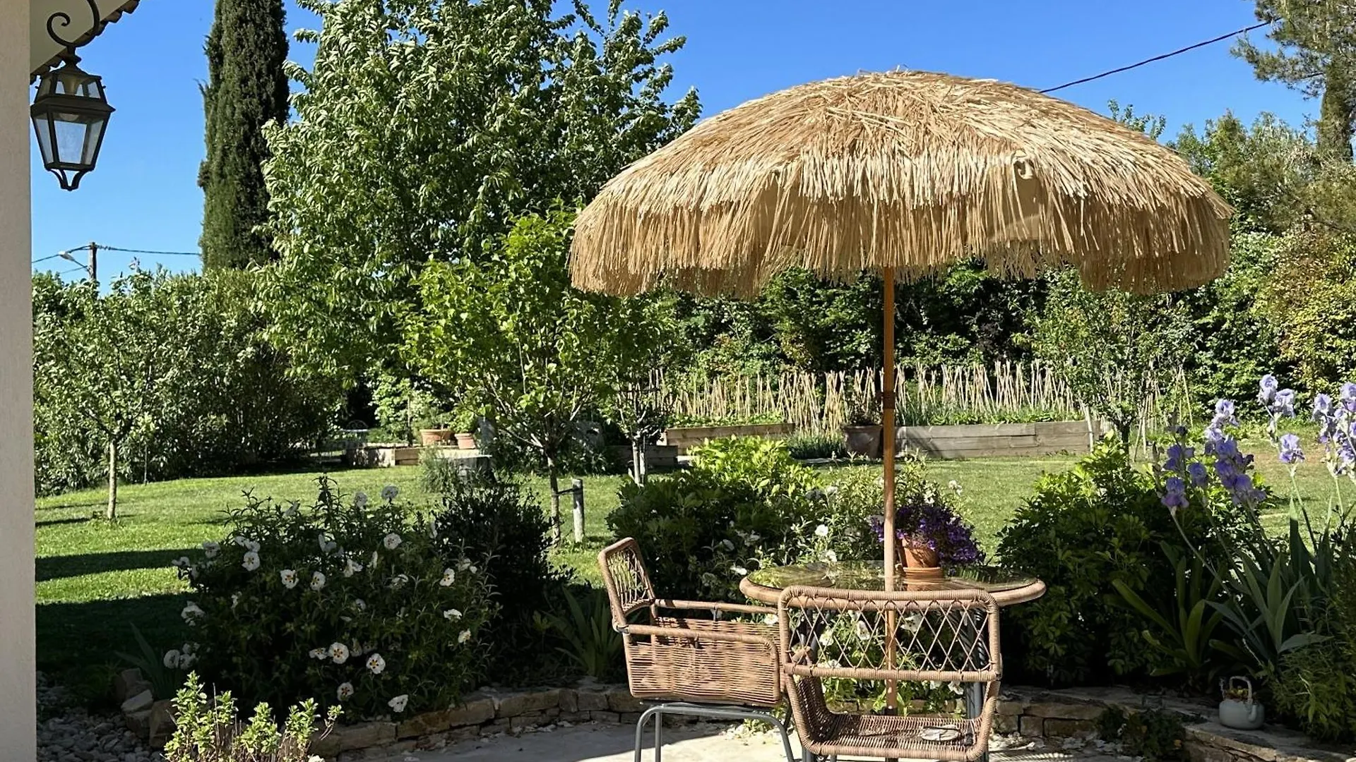 Hotel La Parenthese Saint Donat Aix-en-Provence 0*,  Frankreich